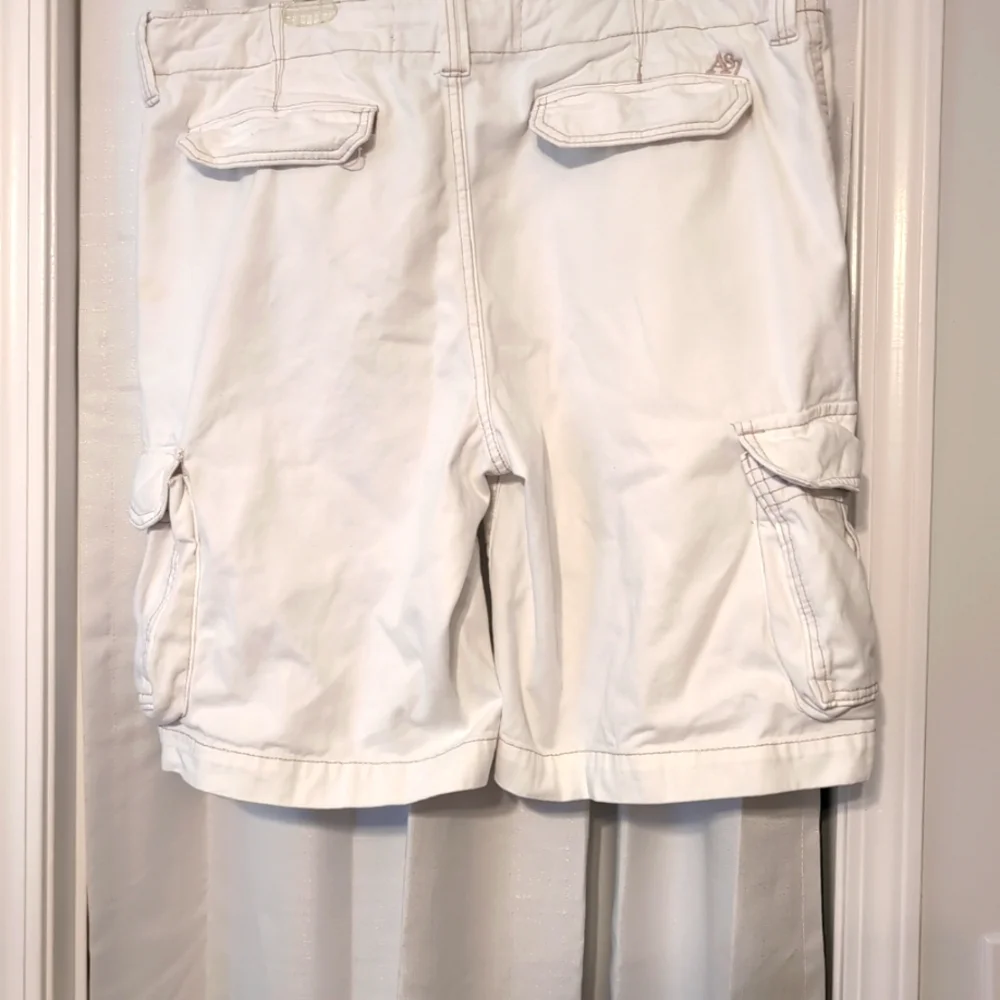 Aeropostale‎ Authentic Cargo Shorts Ivory Men's Size 38 Baggy